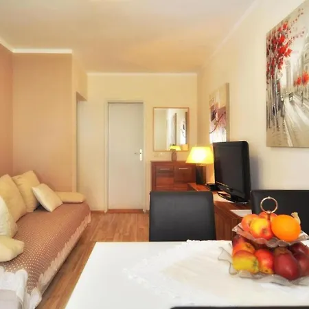 Apartment Cozy In With Heated Swimming Pool